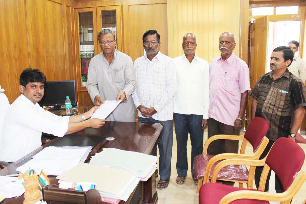 ಶಾಲಾ ಆಡಳಿತ ಮಂಡಳಿ, ಶಿಕ್ಷಕರ ನಡುವೆ ಒಳಜಗಳ